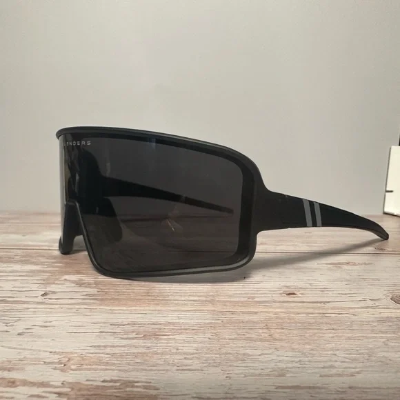 Blenders Polarized Black Sunglasses - Picture 9 of 12